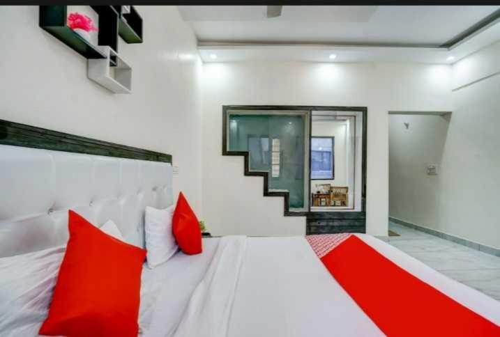 Hotel O Seventy Stay In Sohana Exterior photo